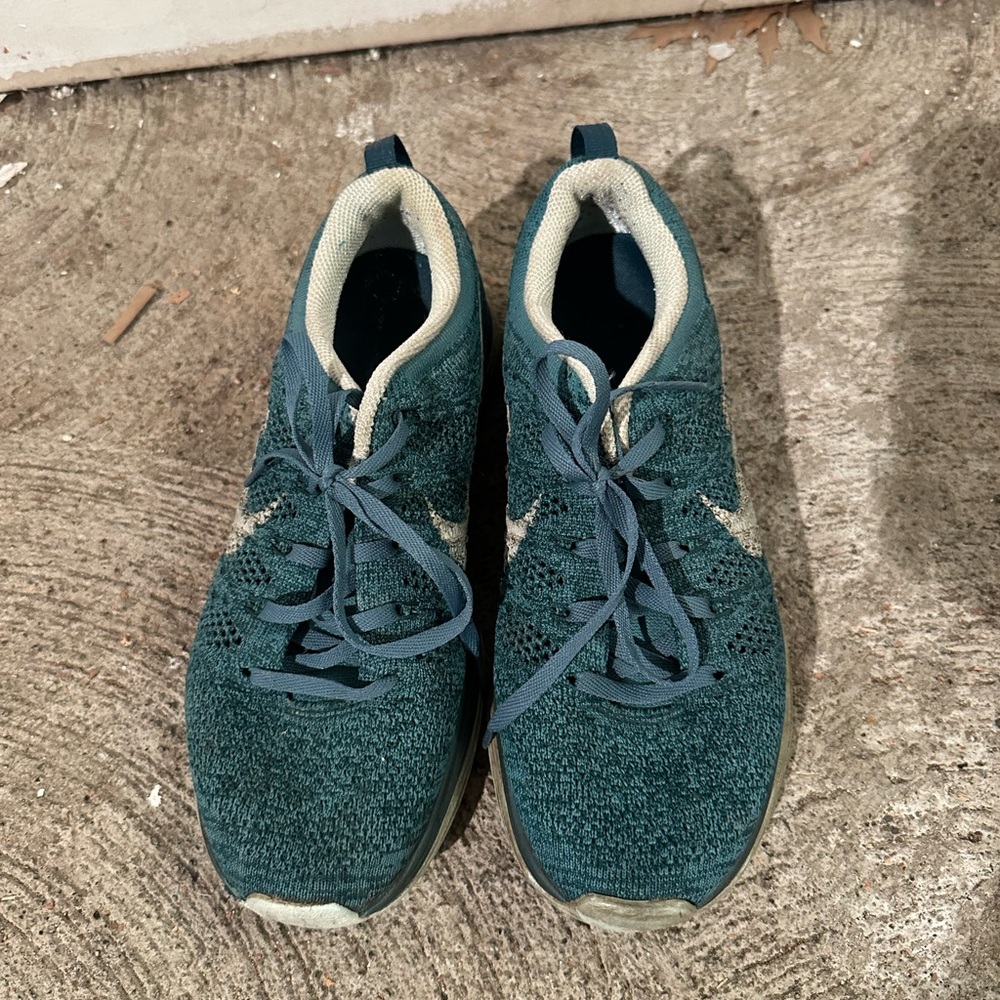 Nike teal flyknits